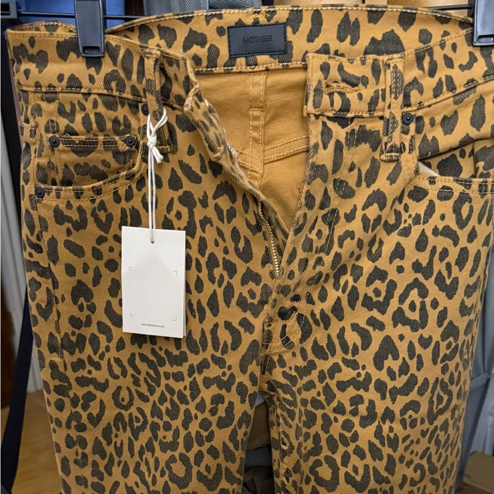 NWT mother jeans mid rise rider ankle size 26 color is hit the spot